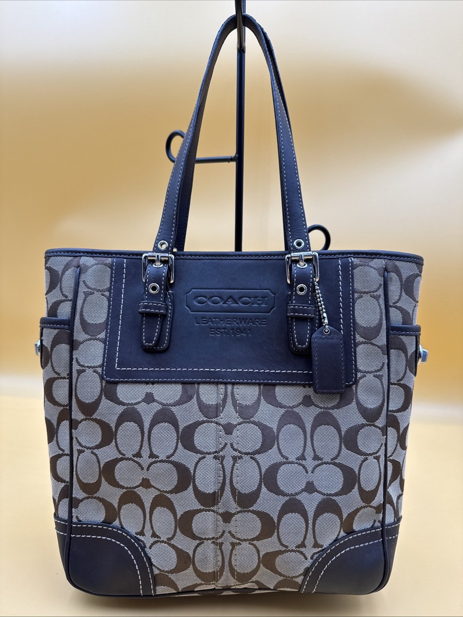 BEAUTIFUL AUTHENTIC COACH SIGNATURE HANDBAG Serial #M0732 F10659