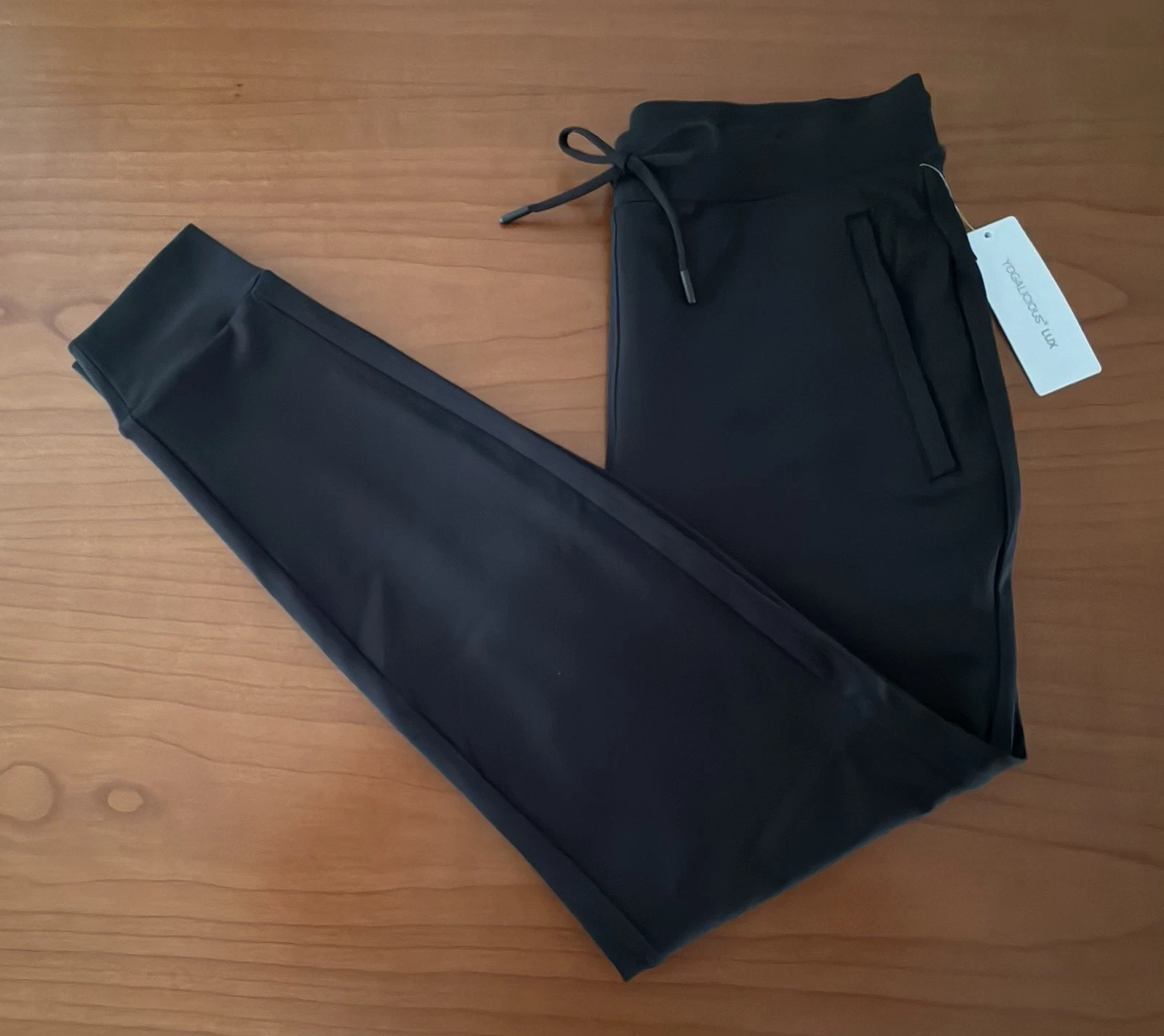 $78 Yogalicious Lux Women's Size S Cuffed Ankle Jogger Pants Black Zip Pockets
Opens in a new window