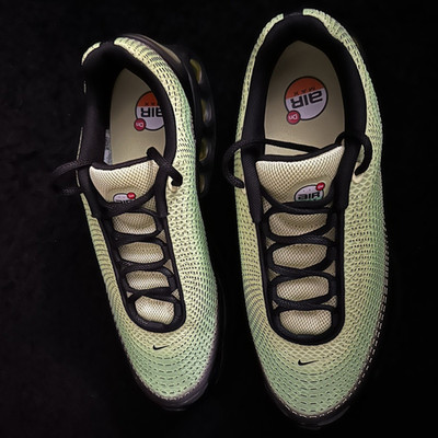 Nike Air Max DN Men s Low Top Lace-Up Sneakers Green/Black Rubber Outsole