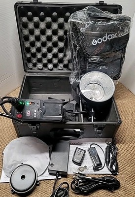 Godox EX600 Portable Flash Kit. Works Great Look