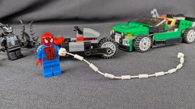 76004 LEGO Complete Marvel Super Heroes Spider-Man Cycle Chase complete retired
