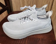 Flux Adapt Runner Sand Gum Running Athletic Barefoot Knit Shoe Mens Size 10.5 US