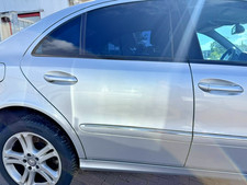Mercedes W211 E-Klasse Limousine T&uuml;r hinten rechts in Silber Iridiumsilber C775
