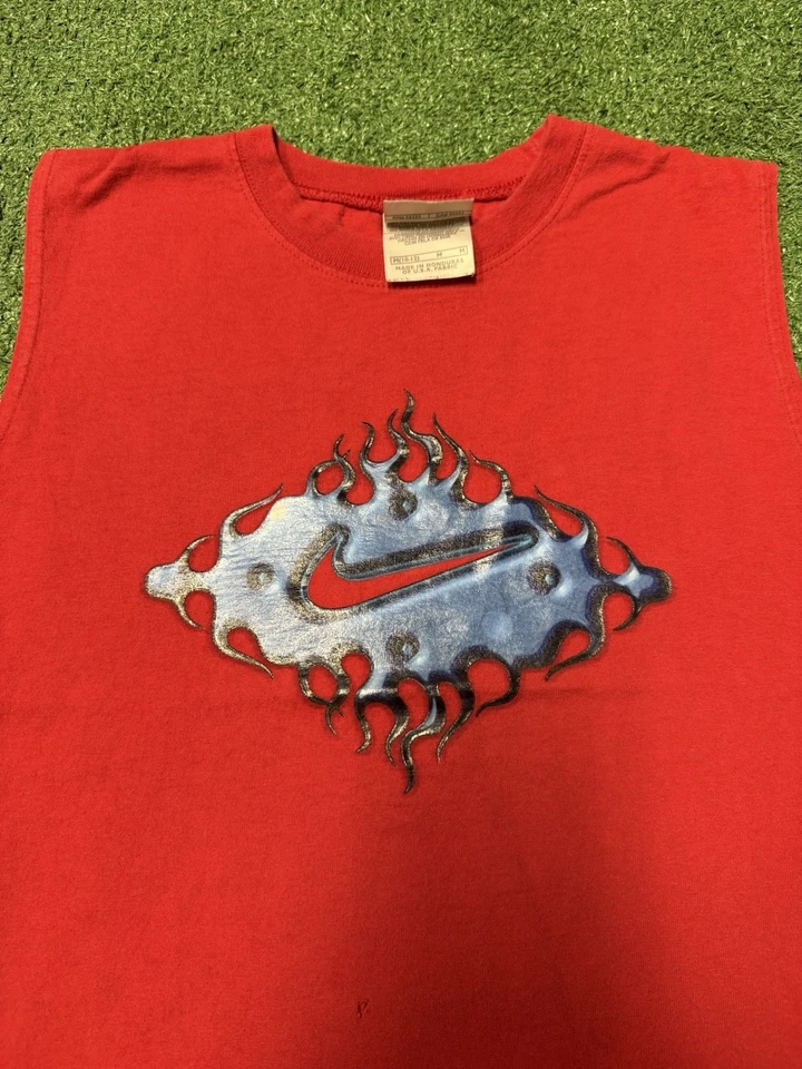 Lote de camisetas sin mangas de baloncesto vintage Y2K Nike para niños talla S-M rojas MARCADAS Foto 3 de 4