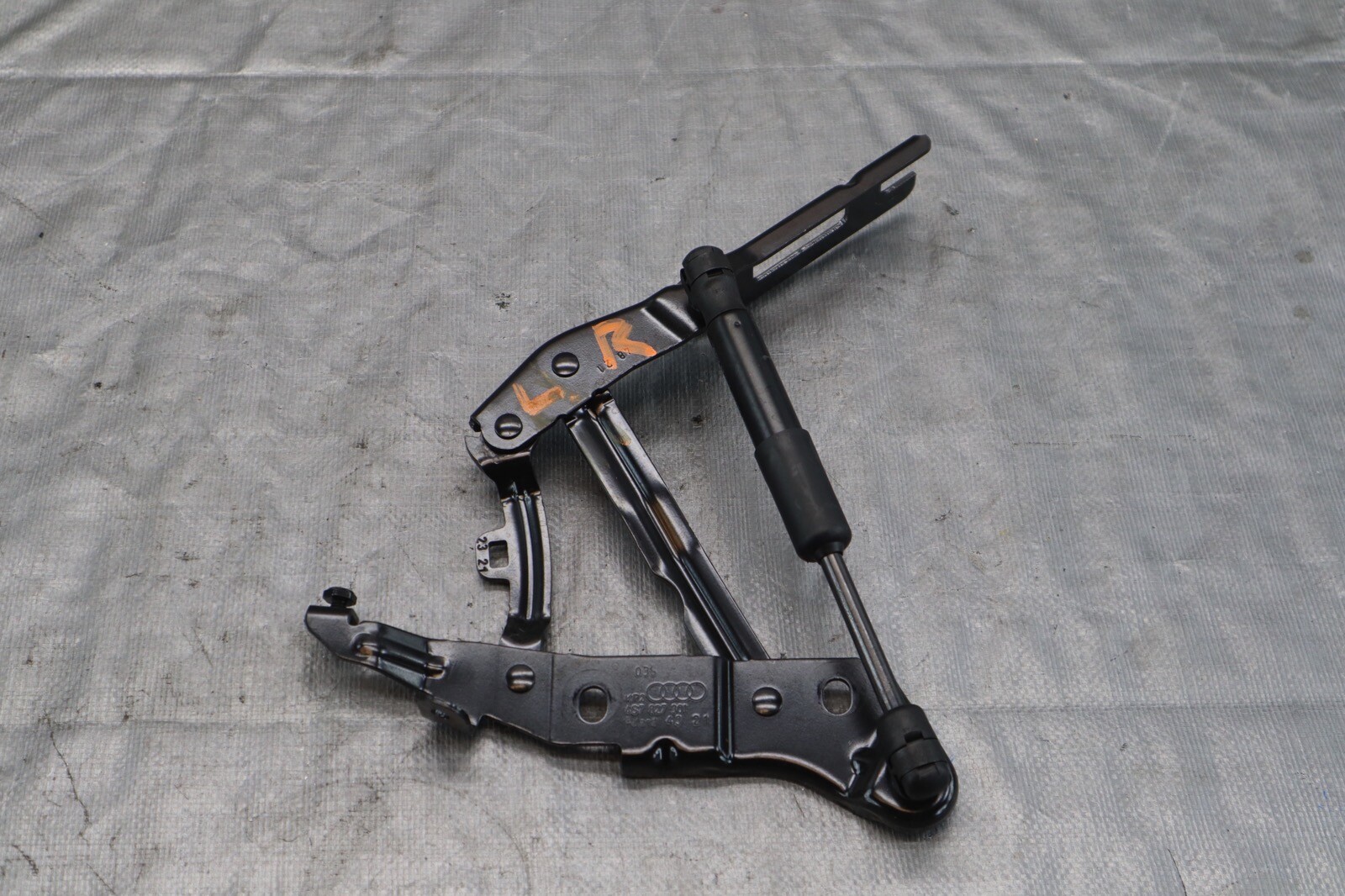 2022 2023 AUDI R8 V10 5.2L AWD OEM REAR LEFT SIDE BOOTLID HINGE 4S7827301