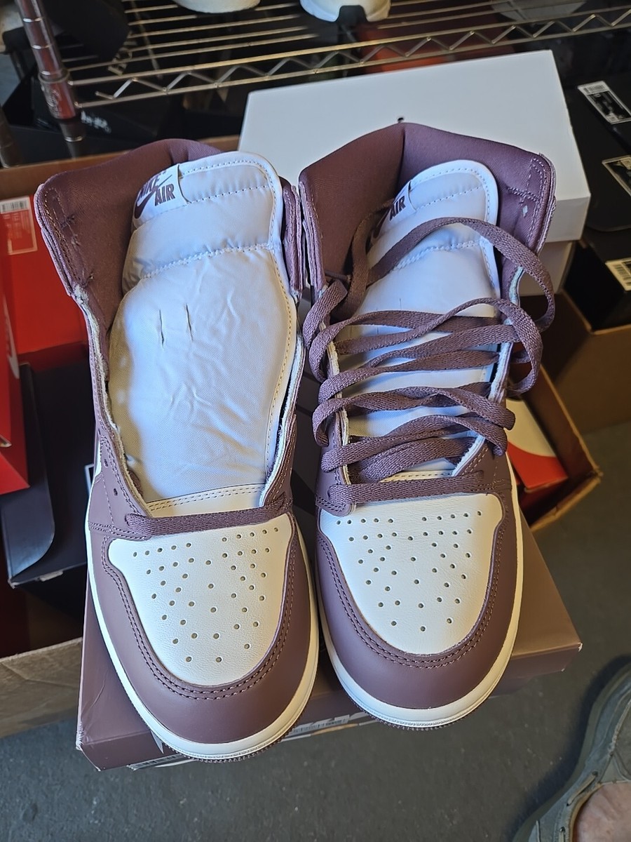 Nike Air Jordan 1 Retro High OG Men's Shoes Mauve White