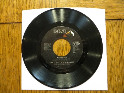 Daryl Hall & John Oates   Maneater - 1982 - RCA PB-13354 7'' Single VG/Generic