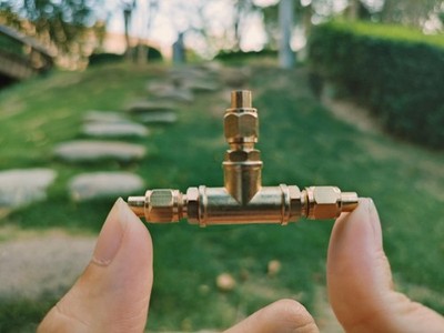 Microcosm TP-3 Brass 90°Elbow with Tapered Union Nuts(1/4-40TPI)For Steam Engine