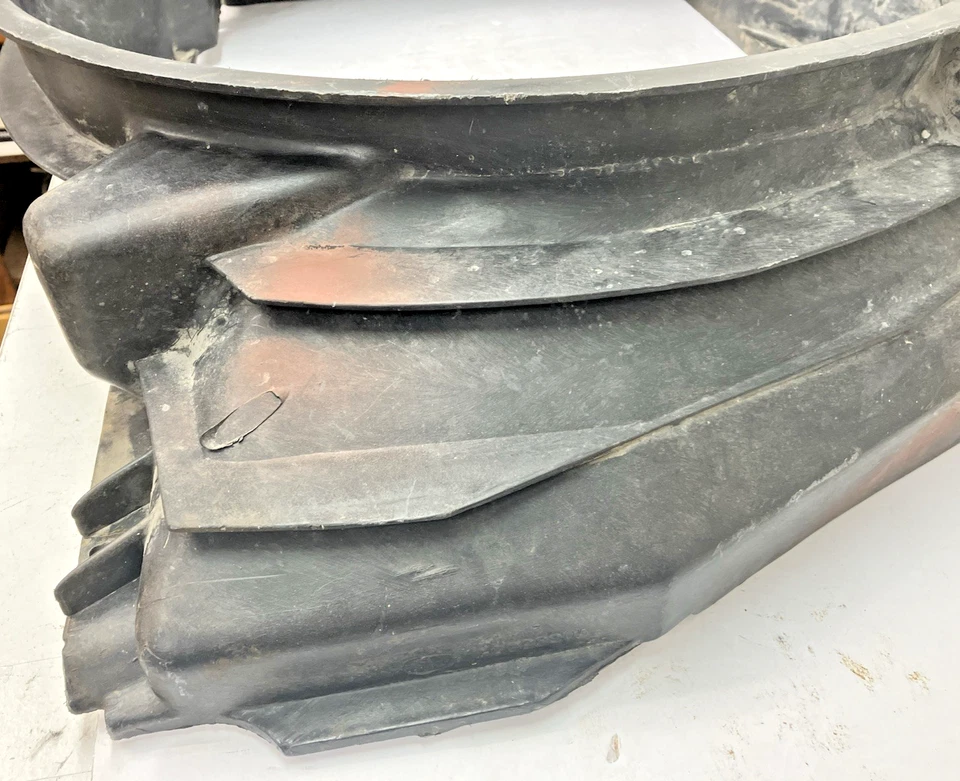 Cubierta de ventilador de radiador OEM 3986905 1971-77 Chevrolet Chevelle/Impala/Malibu (BM26) Foto 2 de 4