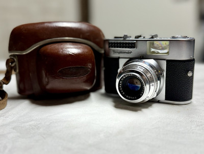 Vintage Voigtlander Vito B Compact 35mm Viewfinder Camera W/Case. Read Descript.