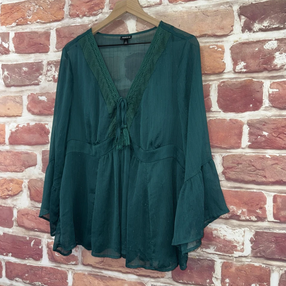 Camiseta Torrid Top Feminina 1X Verde Boho Camponesa Manga Sino Amarrar Frente Transparente - Imagem 3 de 4