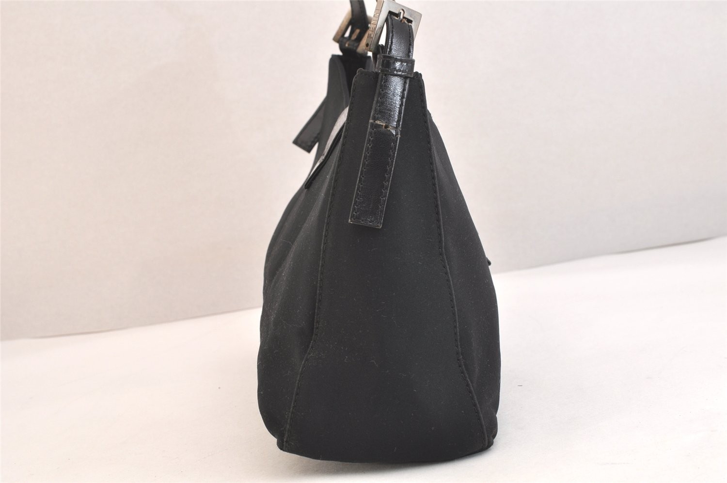 Authentic FENDI Vintage Shoulder Hand Bag Jersey Leather Black 4802N