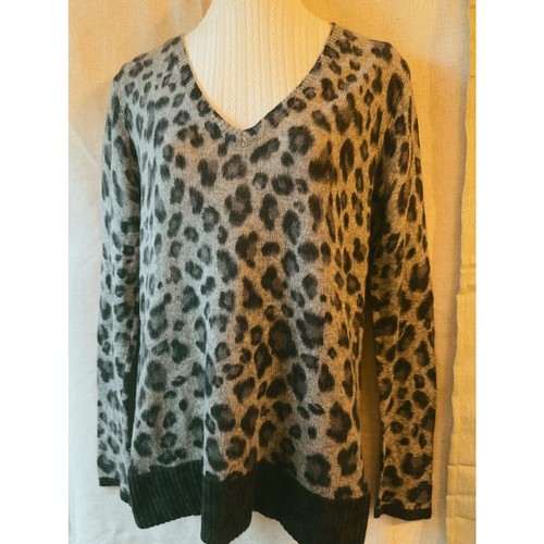100% Cashmere • White + Warren • Silver Lynx Leopard V-Neck Sweater • Small