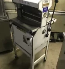 Oliver 777-NT Commercial Restaurant Bakery Model 777 Bread Slicer 1/2" - JJ J