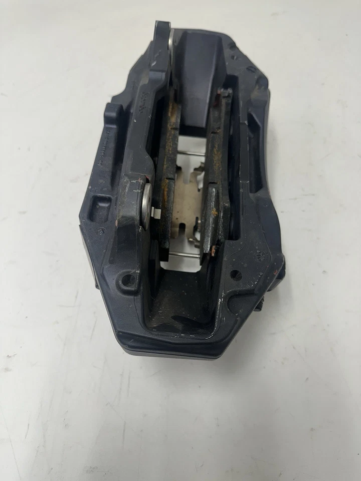 2023 2024 2025 Cadillac Escalade Right RH Passenger Caliper 86793183 OEM - Image 3 of 4