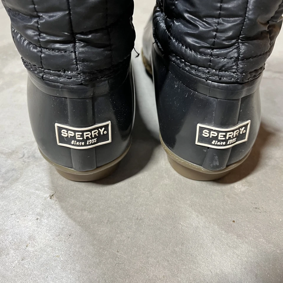 Bota de pato impermeable acolchada brillante de agua salada Sperry para mujer 8,5 negra Foto 4 de 4