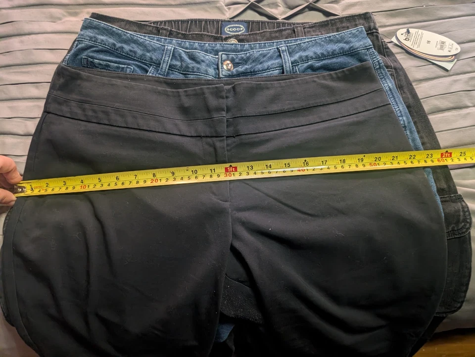 3Women'sPantsSize 16: Scoop Black Wide Leg Cargo, DreamJeannes Soft,Apt 9 Capris - Image 4 of 4