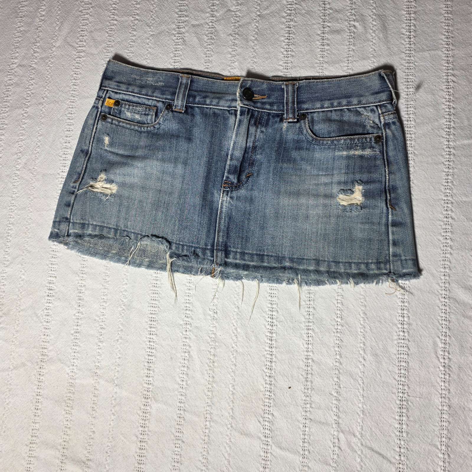 Hollister Distressed Denim Micro Mini Skirt Y2K Low Rise Raw Hem Size 3 W26