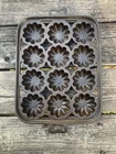 Vintage WAGNER WARE Cast Iron T  Open Frame TURKS HEAD Muffin Pan