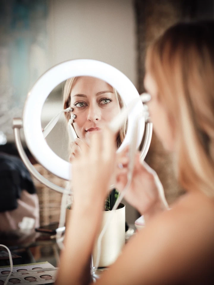 Authentic 7e MyoLift Mini Anti Wrinkle Device Complete Kit With Masks And Gloves - Image 3 of 4