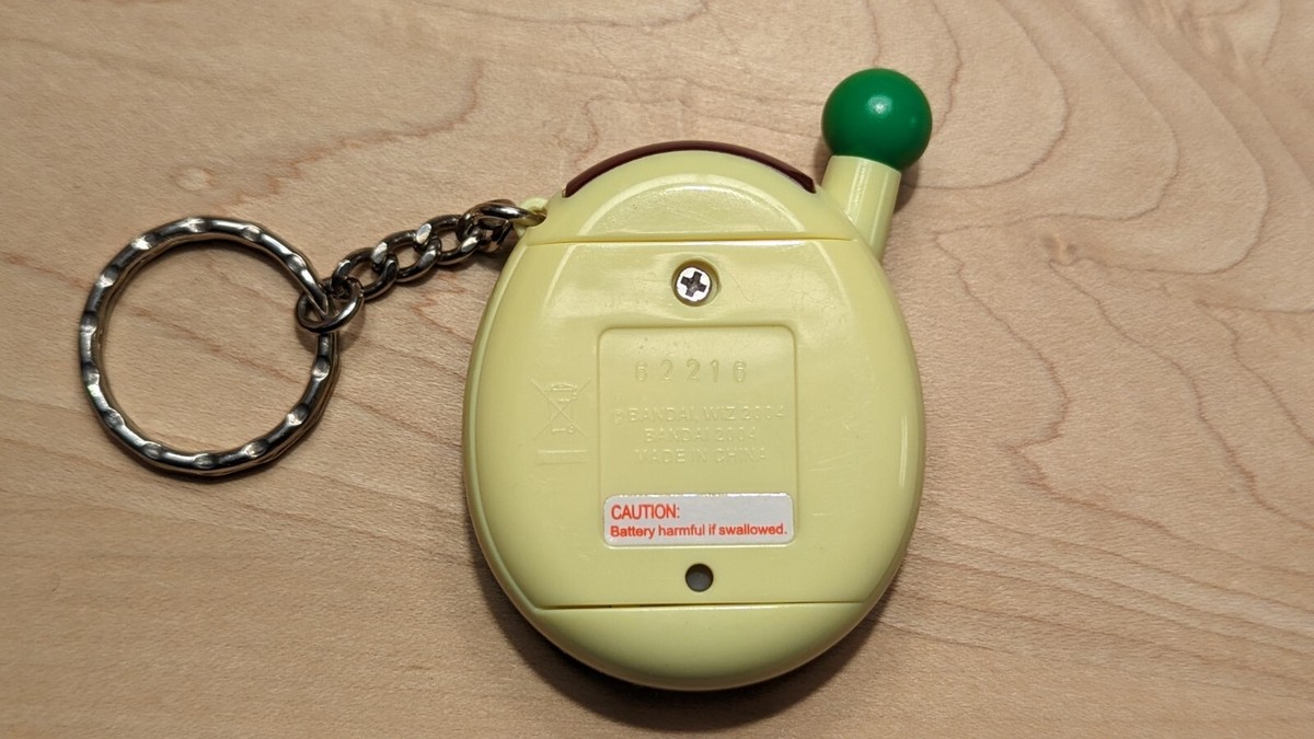 Vintage Y2K 2004 Tamagotchi Connection 80107 Bandai Wiz, Yellow