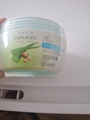 AVON Naturals Aloe & Macadamia weiche & schlanke Haarbehandlungsmaske  