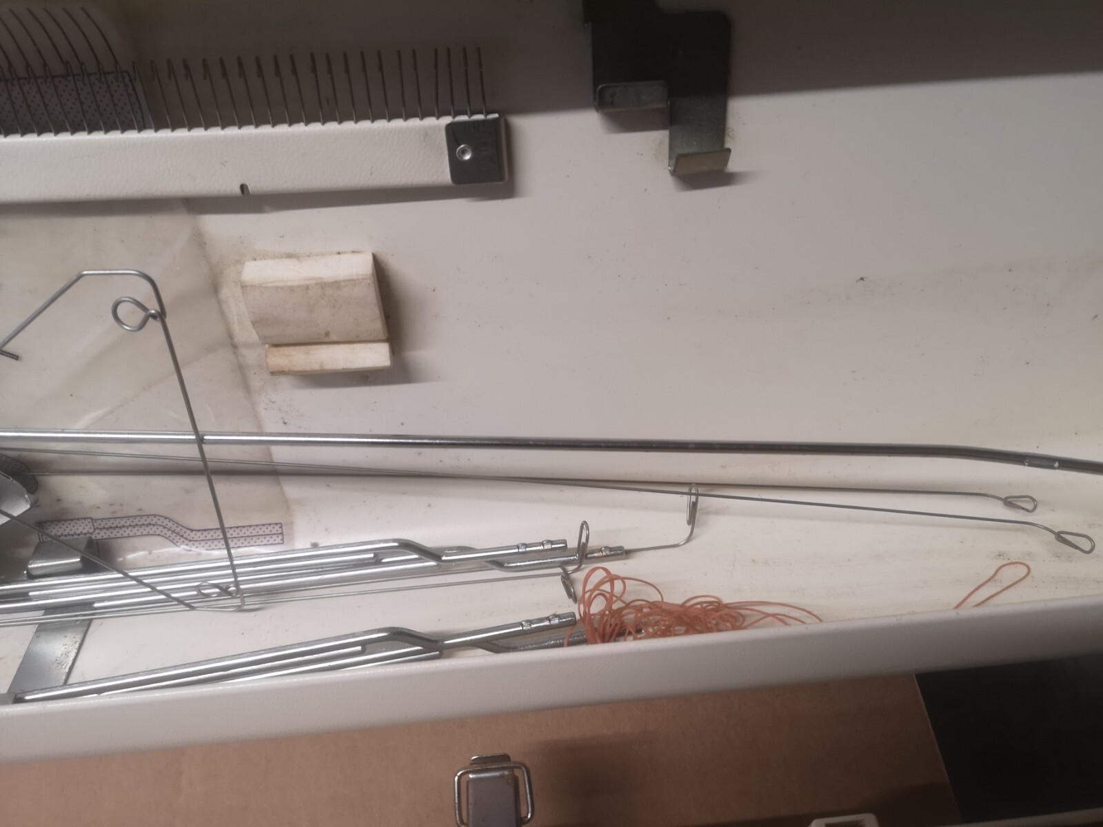 Brother Electroknit KH950i Standard Gauge Electronic Knitting Machine