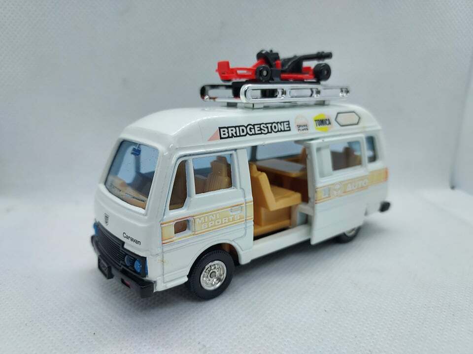 Tomica Dandy Nissan Caravan L13 Made in Japan Mini Sport Auto