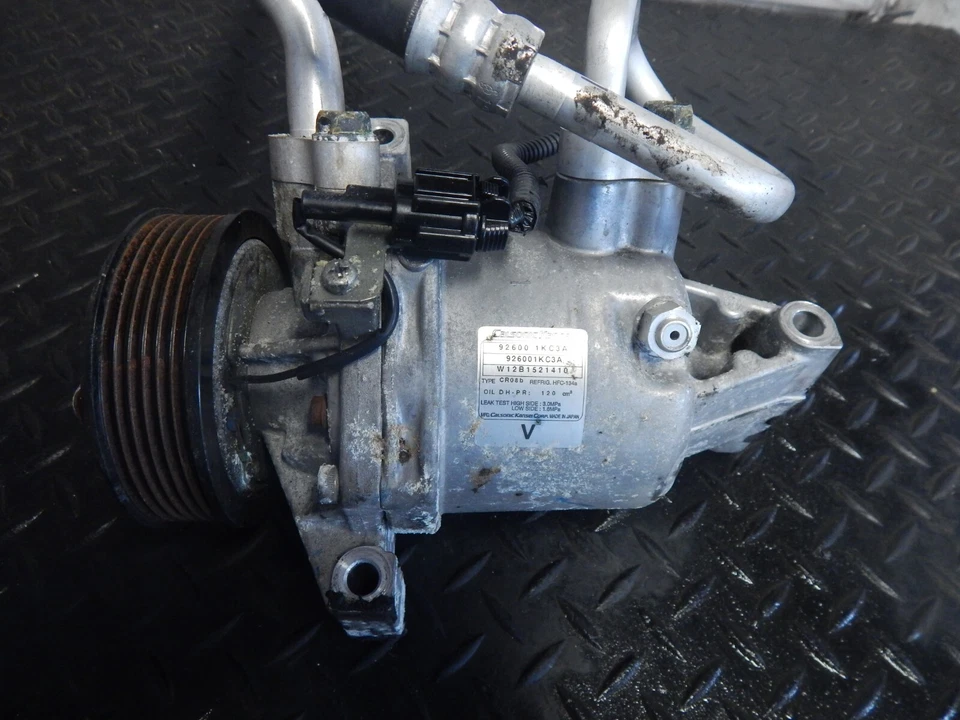 COMPRESOR DE AIRE ACONDICIONADO NISSAN JUKE 2012 ORIGINAL 926001KC3A Foto 2 de 4