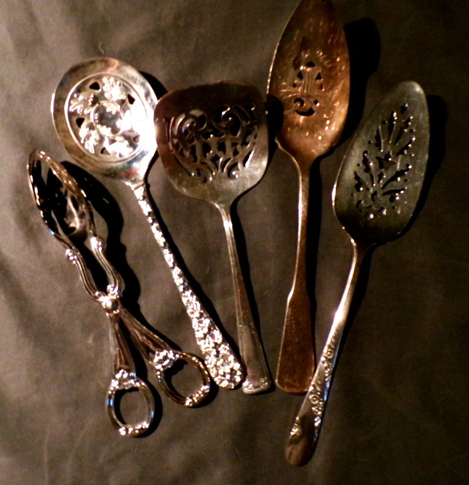 Lot of 5 Vintage Silver-Plated Flatware Serving Utensils - Image 2 of 4