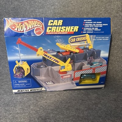 1998 HOT WHEELS, CAR CRUSHER PLAYSET, NEW IN BOX, NO. 65874