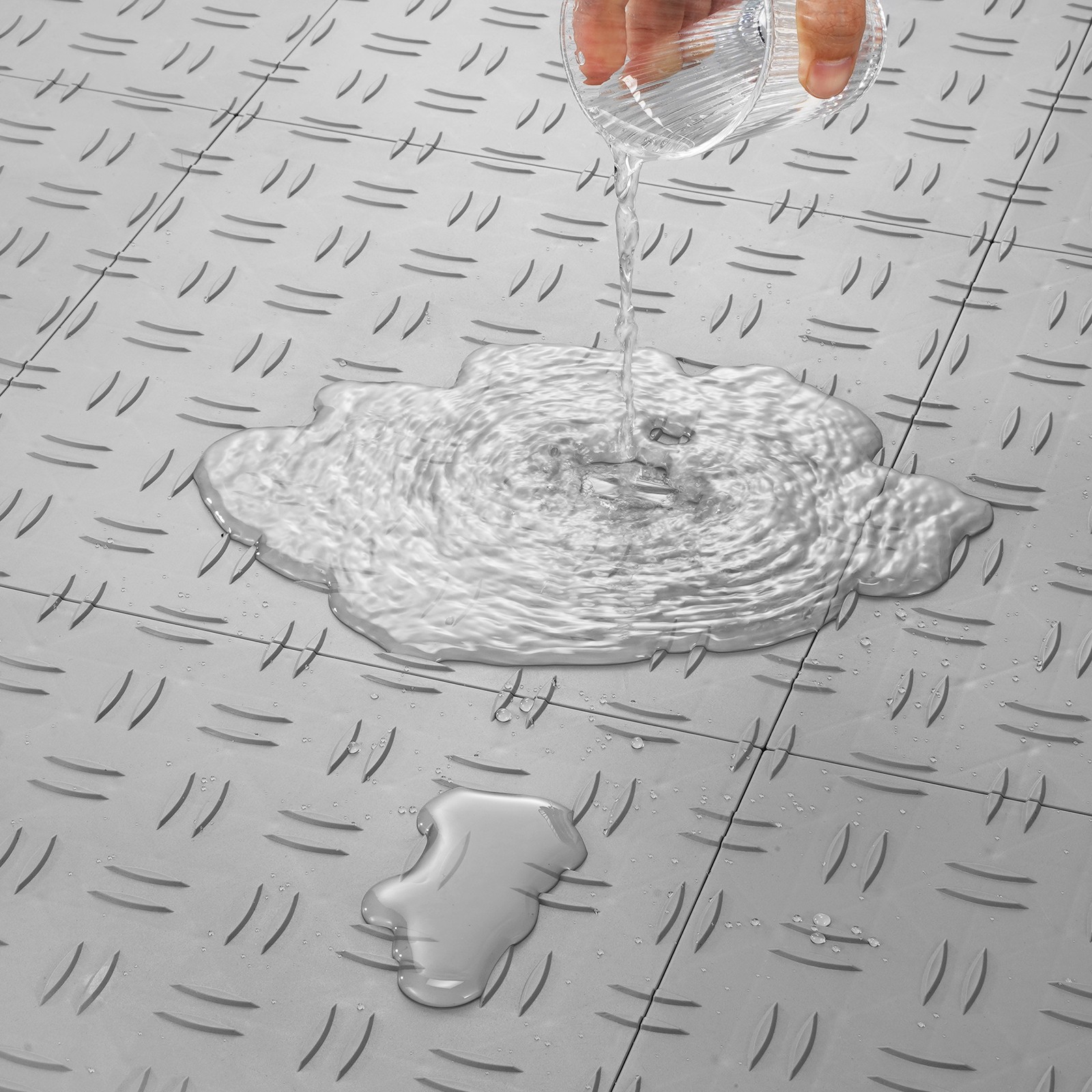 VEVOR Garage Tiles Interlocking 12x12 in 50 Pack Garage Flooring Tiles Silver