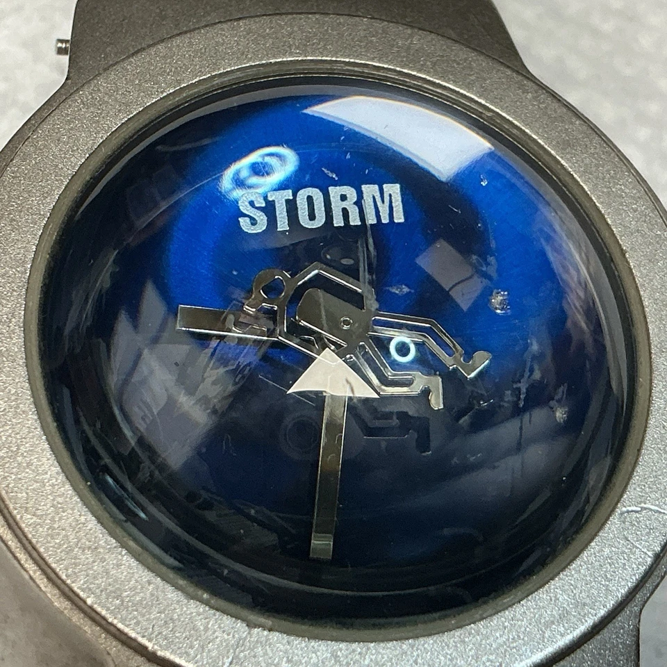 RARO Reloj de Cuarzo Vintage Coleccionable STORM Tono Plateado Esfera Azul  Foto 2 de 4