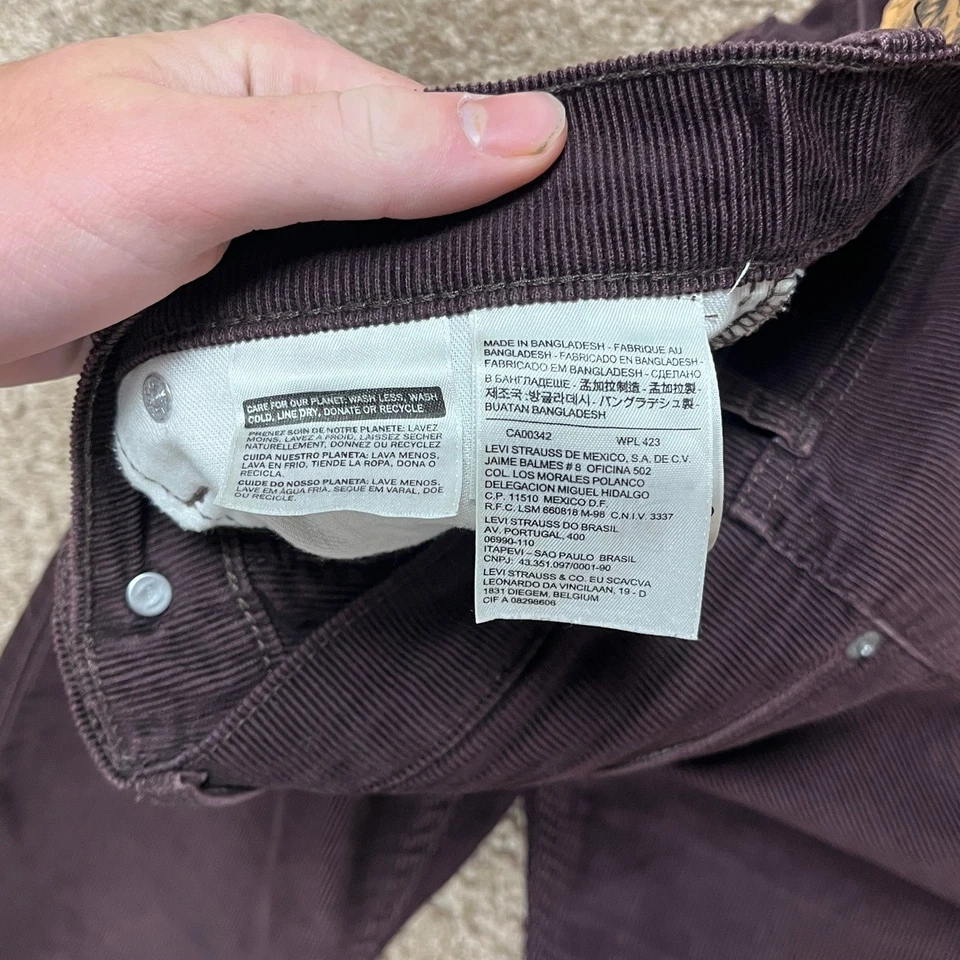 Pantalones de pana para hombre Levi's 514 W30 L32 calce recto borgoña cómodos informales Foto 4 de 4