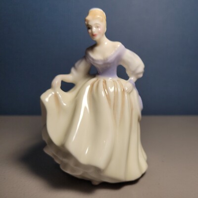 Vintage Antique Royal Doulton Porcelain Figurine Fair Lady HN3216