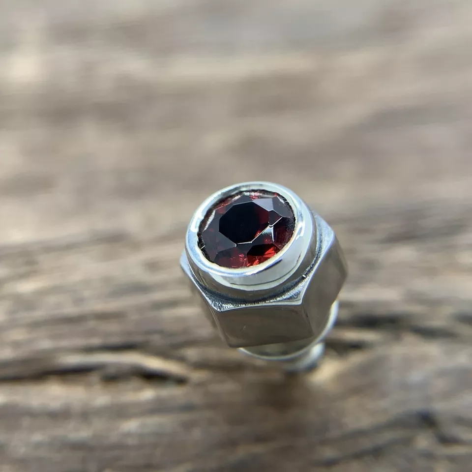 Pendientes granate para hombre, pendientes de motociclista para hombre, pendientes simples para hombre, pe49 Foto 4 de 4