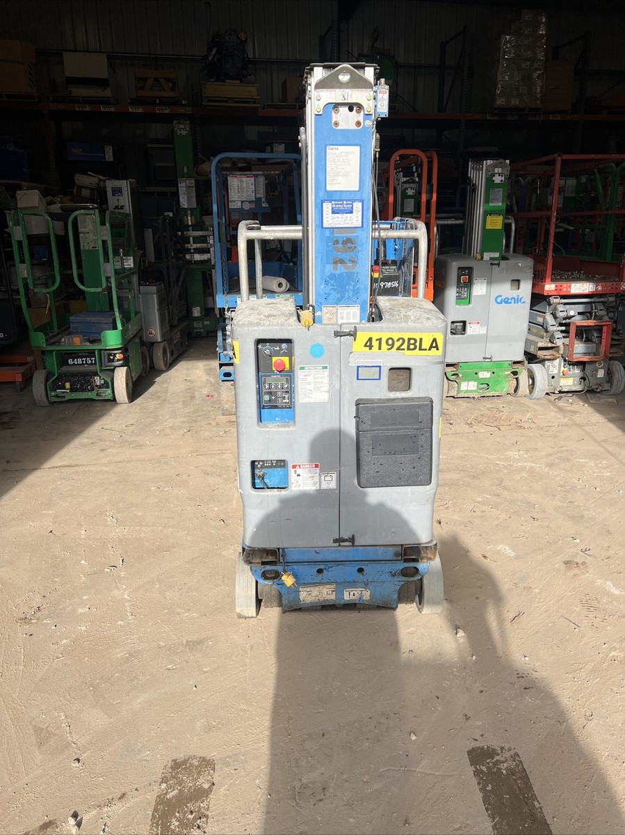 2013 GENIE GR20 20' ELECTRIC RUNABOUT SCISSOR VERTICAL MAST