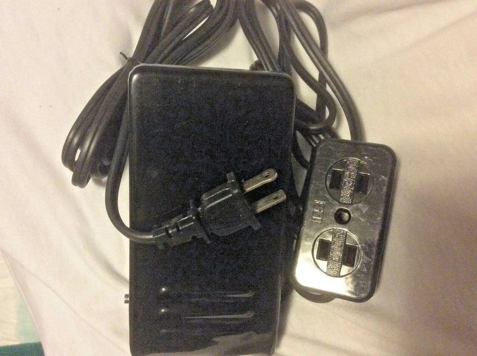 SEWING MACHINE FOOT CONTROL PEDAL W/ LIGHT & CORD MOTOR BLOCK FREE SHIPPING - Image 3 of 4