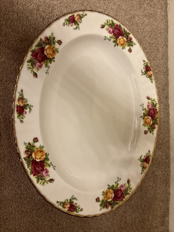 ROYAL ALBERT OLD COUNTRY ROSES OVAL DISH Small Brand New With Tags