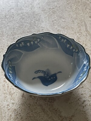 ANTIQUE LILLY OF THE VALLEY Bowl Blue White Small Rare Vintage Porcelain Pretty
