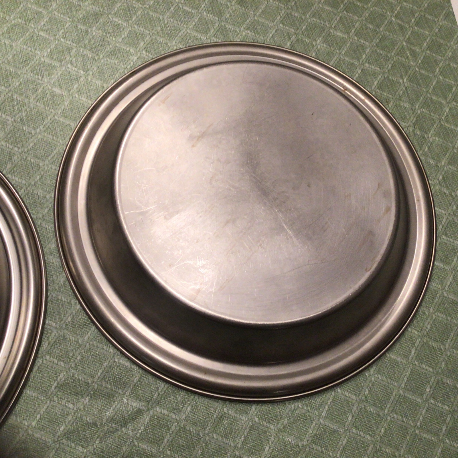 Set Of 2 Vintage 9” No Drip Juice Saver Stainless Steel Pie Pan Each 13.3 Oz