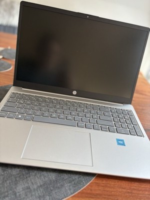 HP Laptop 15-fd0611ng