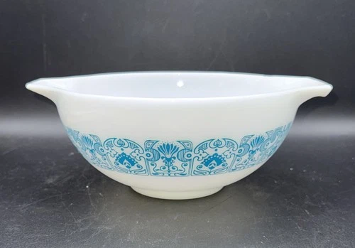 Vintage Pyrex Blue Horizon Cinderella Nesting Mixing Bowl #443, 2 1/2 Qt