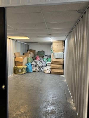 Kleine erschwingliche Industrie Lager Geschäftseinheiten zu vermieten East London IG6 3HX