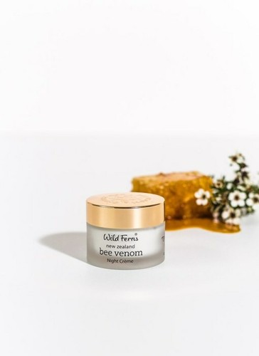 New Wild Ferns Bee Venom Night Creme with Active Manuka Honey 47g Cream - Picture 3 of 3