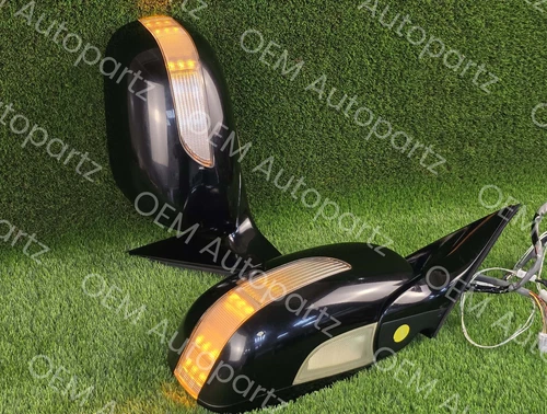 Toytoa Crown athlete 2004-2008 Side mirrors Pair with LED lights Oem Jdm used