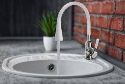BADLAND Küchenarmatur Wasserhahn POGO Weiß Küchenmischer mit flexiblen Auslauf