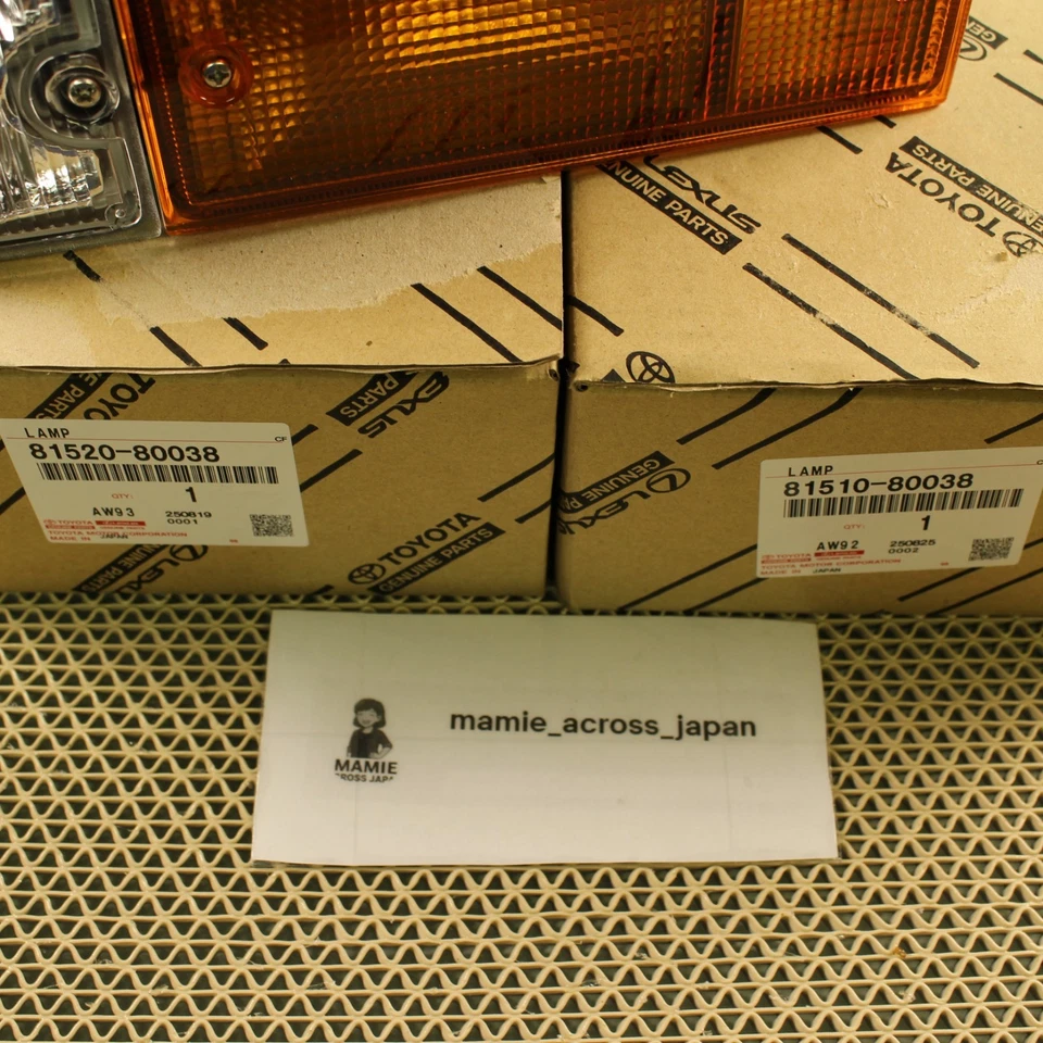 TOYOTA Genuine AE86 KOUKI SPRINTER Trueno Front Turn Signal Lamp Indicators SET - Image 2 of 4