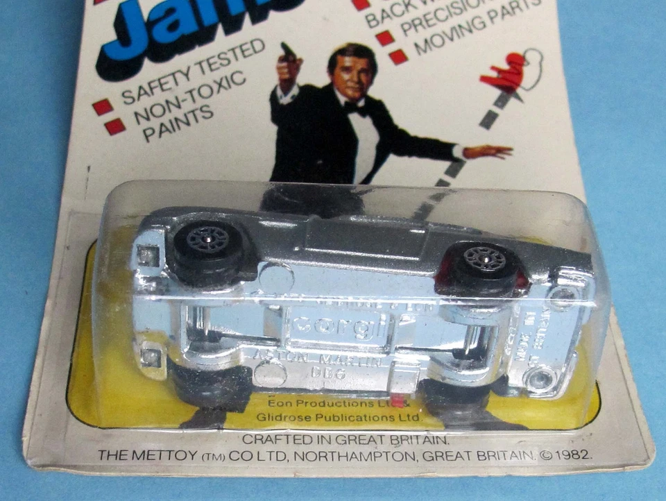 CORGI JUNIORS - SILVER ASTON MARTIN 40 - ROGER MOORE as JAMES BOND - MOC - Image 4 of 4