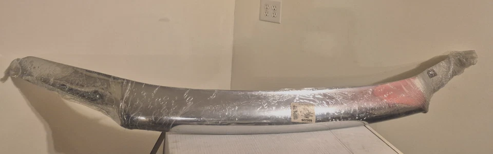 GMC Envoy 2002-09/03-08 Isuzu Ascender AVS capó protector - 680226 cromo Foto 2 de 4